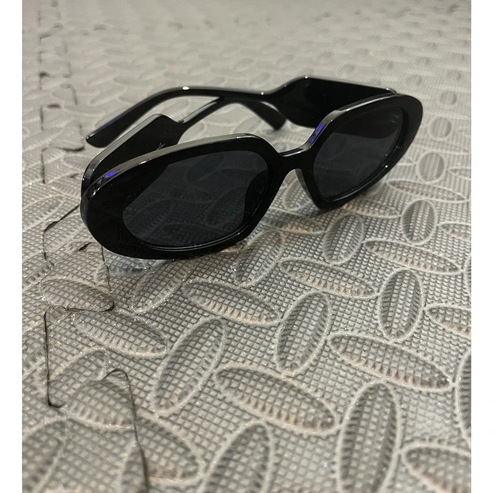 Free People Sunglasses Womens OS Black Chunky Oval Retro Mod Style 90s Y2K